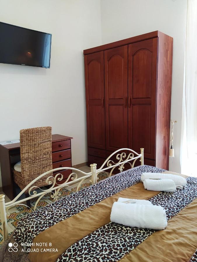 Agli Antichi Quartieri Apartments & Room Alcamo Bagian luar foto
